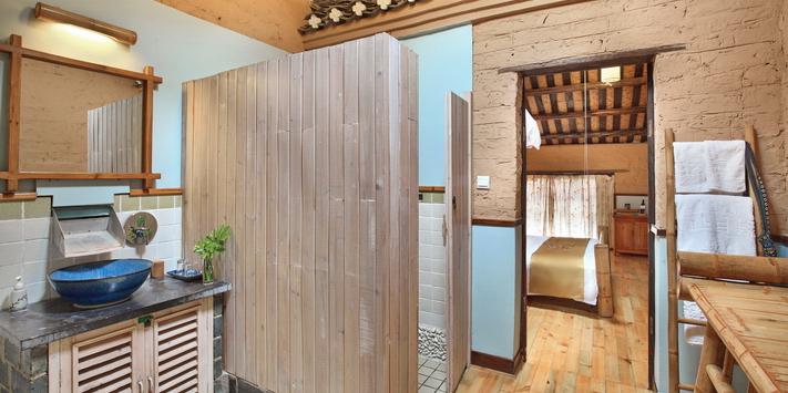 Yangshuo Village Inn is an unbeatable value for Yangshuo guesthouse accommodation just steps to Moon Hill.