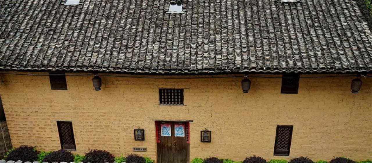 Yangshuo Village Inn welcomes guests to Moon Hill Village