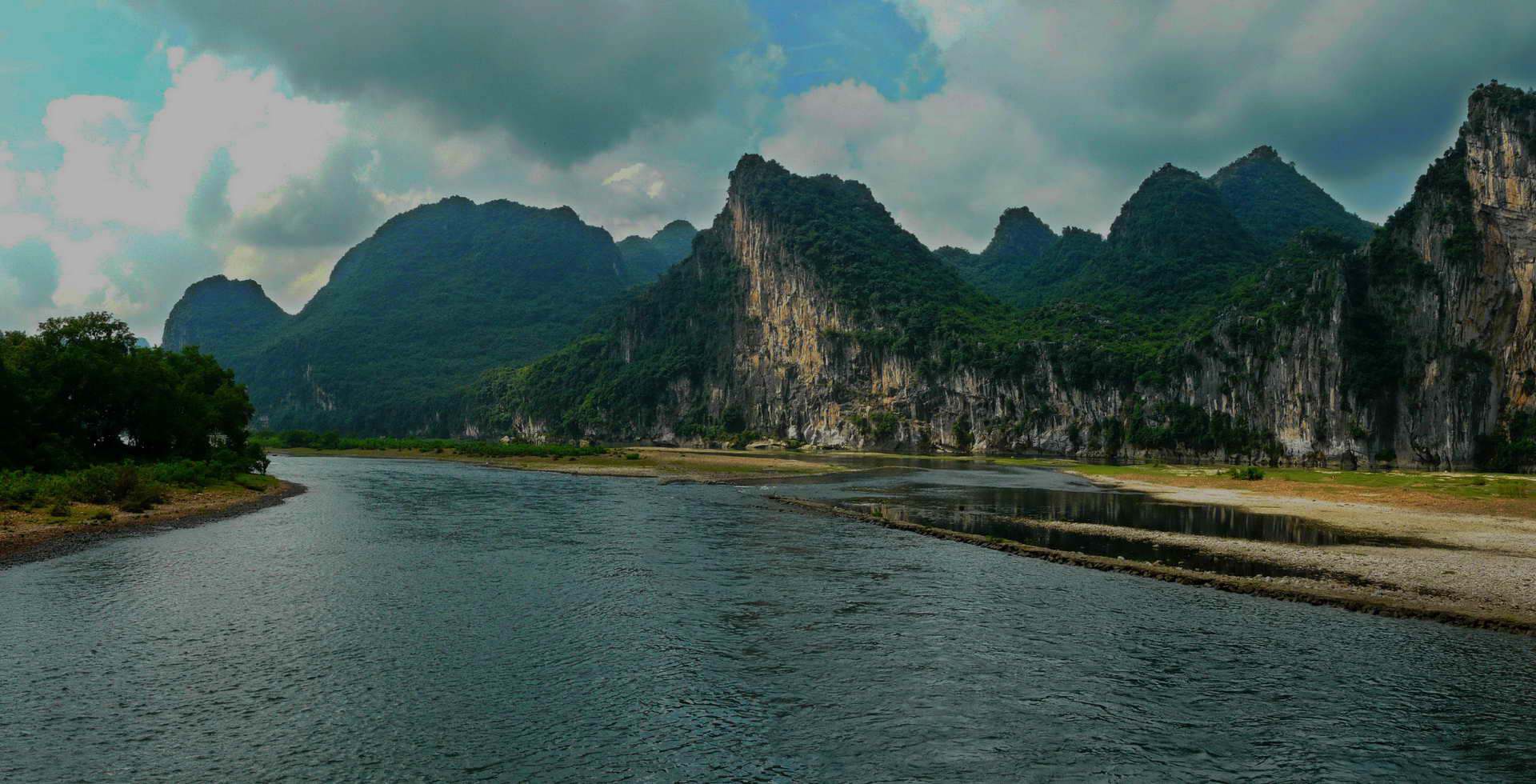 Yangshuo mountain retreat guilin Yangshuo China Yulong River bamboo rafting